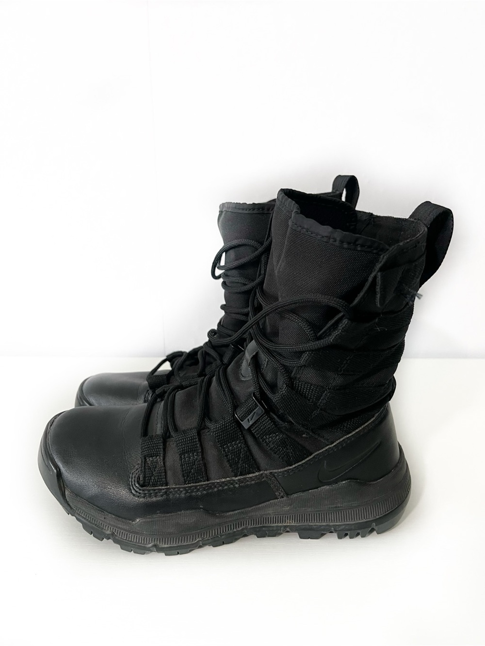 Nike Boys SFS 8” Tactical Black Boots Sz 4